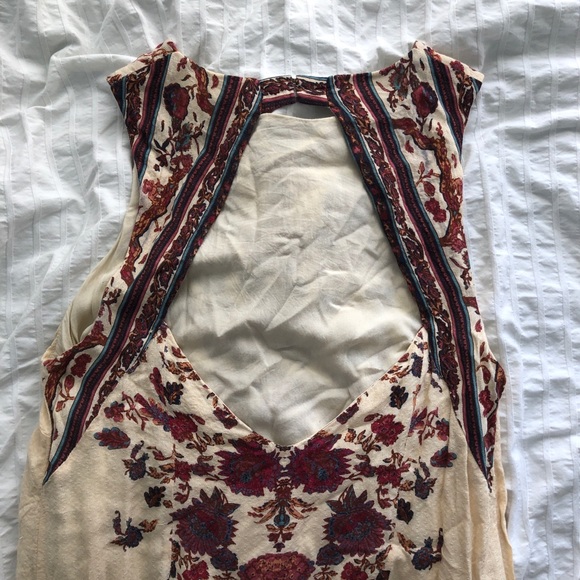 Ecoté Open Back Dress - Picture 4 of 4